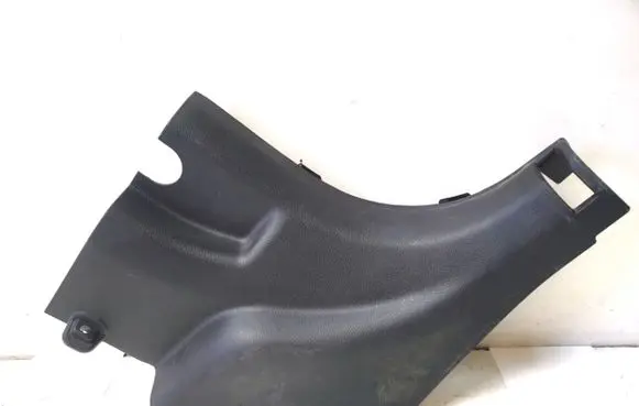 Hyundai Santa Fe Front sill trim cover 85824S1700