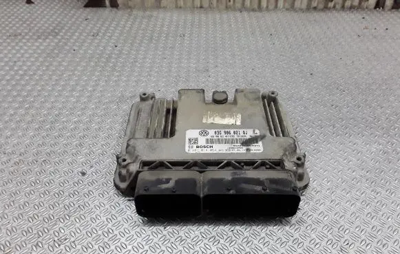 Volkswagen Golf V Engine control unit/module 03G906021QJ 0281014064