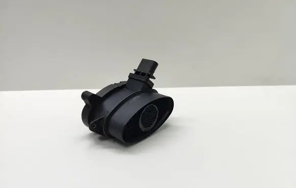 BMW 5 E60 E61 Mass air flow meter 7788744 77887440 13627788744