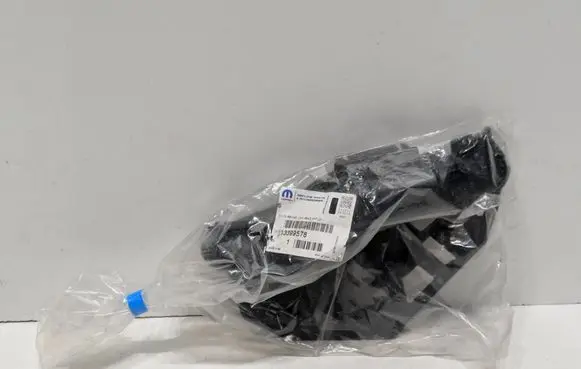 Opel Corsa E Rear bumper mounting bracket 13399578
