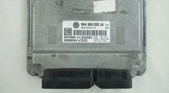 Volkswagen Golf VI Engine control unit/module 06A906033JA 5WP40826