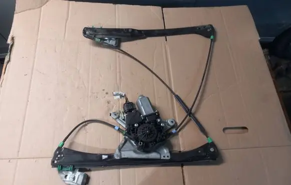 Audi A4 S4 B5 8D Front door window regulator with motor 8D0837397C