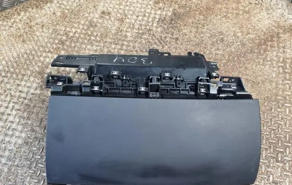 Tesla Model Y Glove box 111161200B 11116110E