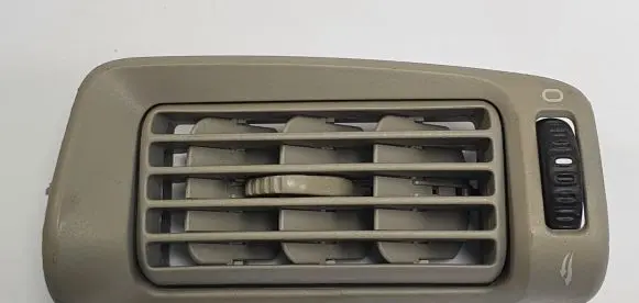 Volvo XC90 Rear air vent grill 130082128