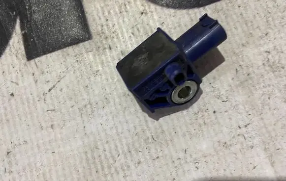 Mercedes-Benz C W204 Airbag deployment crash/impact sensor A2128204926 2128204926