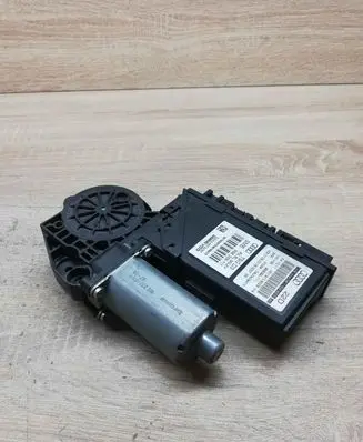 Audi A8 S8 D3 4E Front door window regulator motor 4E1910802B