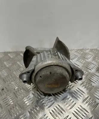 Mercedes-Benz E W212 Engine mount bracket A2122406417