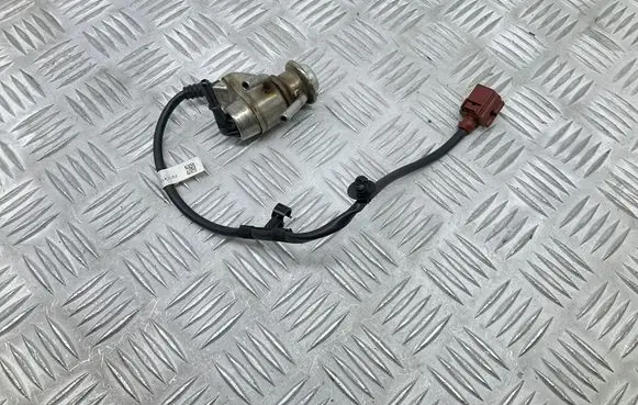 Volkswagen PASSAT B8 AdBlue injector 04L131113P