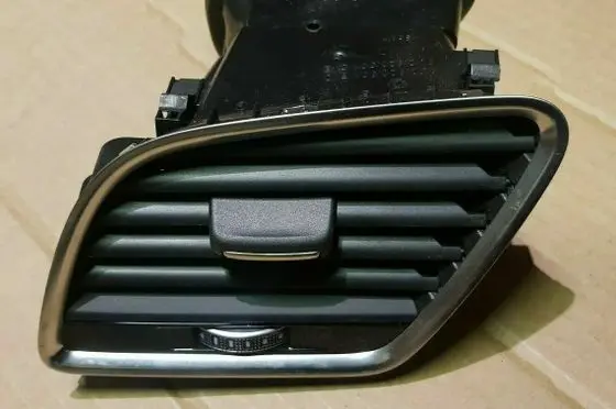 Audi Q3 8U Dashboard side air vent grill/cover trim 8U2820901E rhd