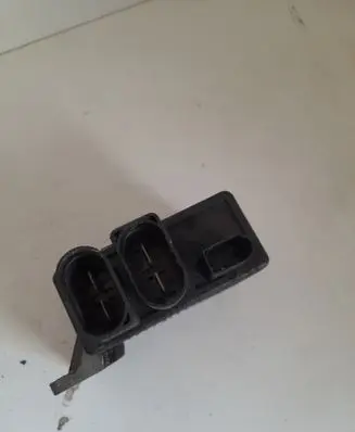 Volkswagen Transporter - Caravelle T5 Coolant fan relay 7H0919506F