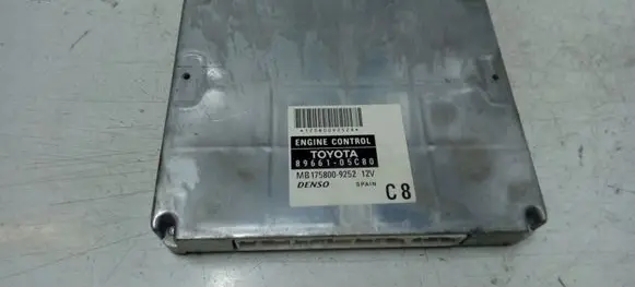 Toyota Avensis T250 Engine control unit/module 8966105C80
