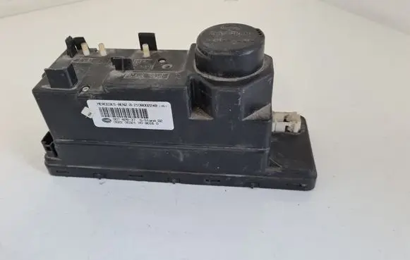 Mercedes-Benz E W210 Central locking vacuum pump 2108002248 00782837