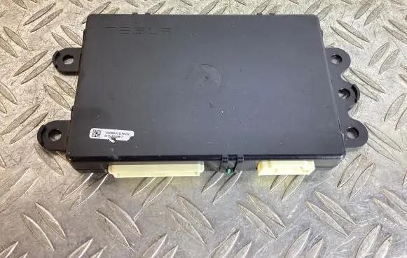 Tesla Model S Air suspension control unit module (rear) 106098903B