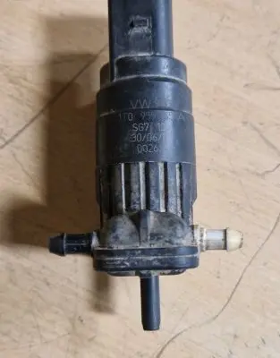 Skoda Octavia Mk2 (1Z) Windscreen/windshield washer pump 1T0955651A