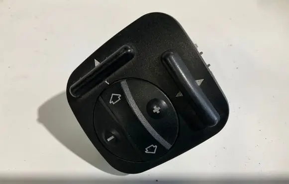 Mercedes-Benz E W211 Seat control switch 2118000878