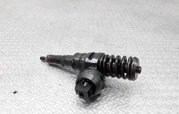 Audi A4 S4 B6 8E 8H Fuel injector 038130073BA