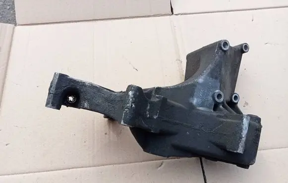 Volkswagen II LT Generator/alternator bracket 074145169D