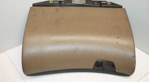 Volvo V70 Glove box 8650374 3865