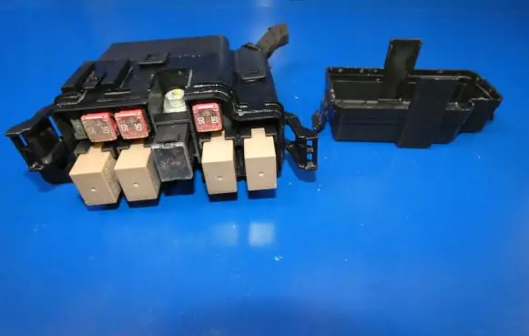 KIA Sportage Relay mounting block 