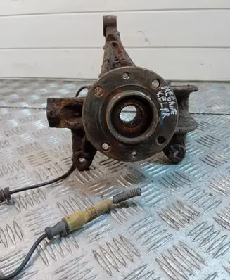 Renault Megane II Front wheel bearing hub 