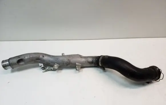Toyota Avensis T270 Intercooler hose/pipe