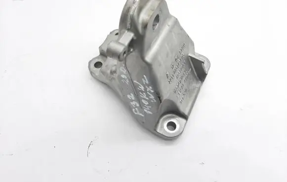 BMW 4 F32 F33 Engine mounting bracket 6859416 6859406