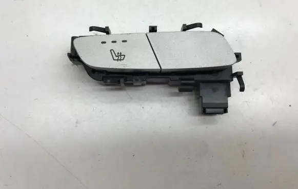 Mercedes-Benz C W205 Seat heating switch A2059050004 034646102 4256HW132000