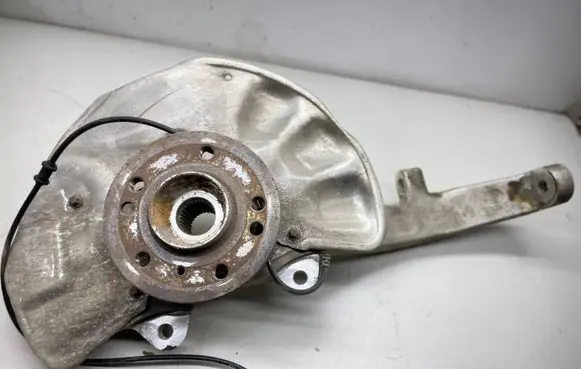Mercedes-Benz ML W166 Front wheel hub spindle knuckle A1664210120