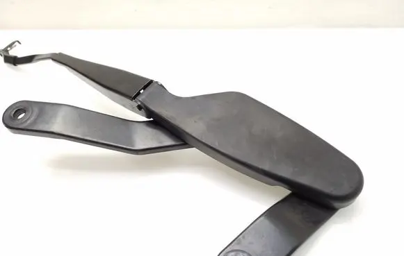 Mercedes-Benz C W204 Front wiper blade arm A2048201544