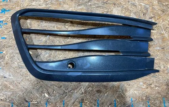 Volkswagen Golf VIII Front bumper lower grill 5H0853665 S2511B042-M