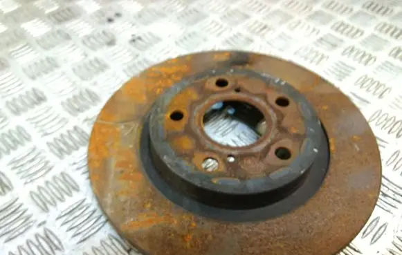Toyota Avensis T270 Rear brake disc