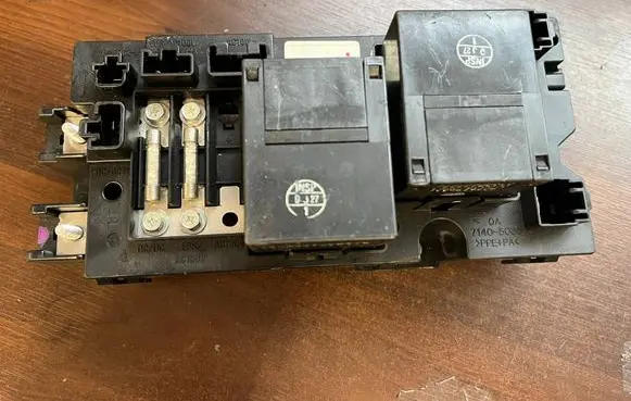 Toyota Prius (XW30) Relay mounting block G92Z128010