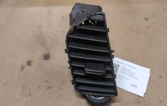 Opel Insignia A Dash center air vent grill 13282235
