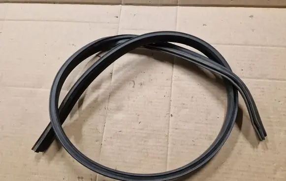 Volkswagen Transporter - Caravelle T6 Engine compartment rubber 7H0823737D
