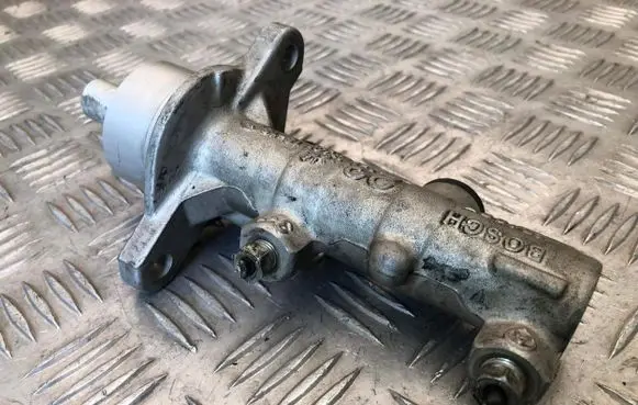 Opel Meriva A Master brake cylinder Y21627