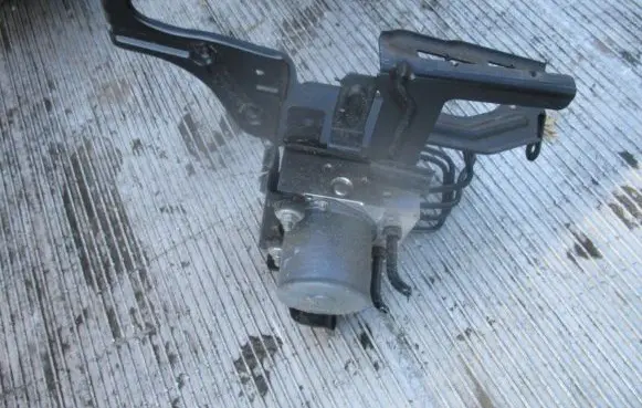 Audi A4 S4 B7 8E 8H ABS Pump 8E0164517