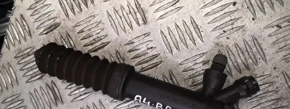 Clutch slave cylinder