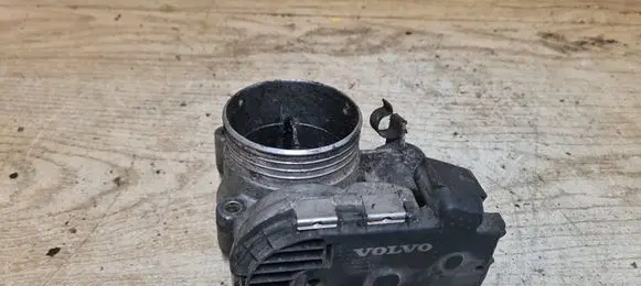 Volvo V70 Throttle valve 8692720