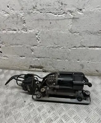 Mercedes-Benz E AMG W213 Air suspension compressor/pump A2133202701