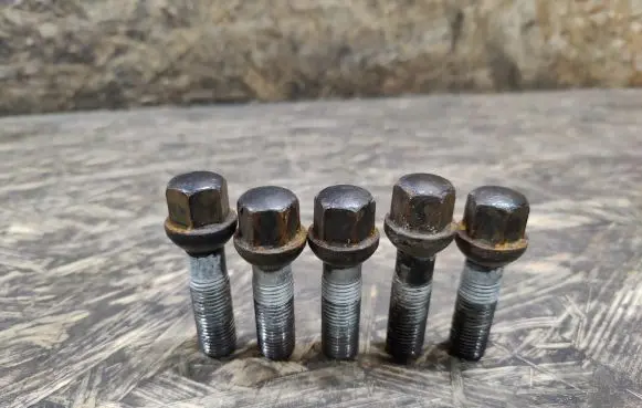 Mercedes-Benz SL AMG R230 Nuts/bolts 