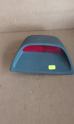 Third/center stoplight