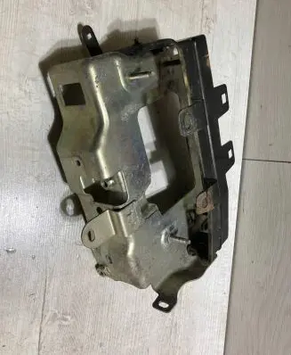 Nissan Juke I F15 Engine mount bracket 240111ka1