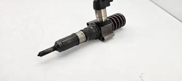 Audi A4 S4 B7 8E 8H Fuel injector 03G130073T