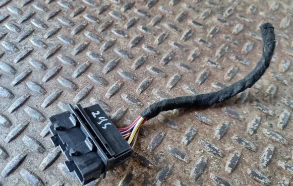 Volkswagen Tiguan Allspace Front door wiring loom 8K0972701A