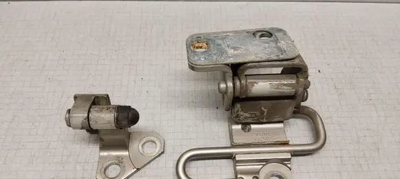 Volkswagen PASSAT B6 Rear door hinge set 3C9833411A
