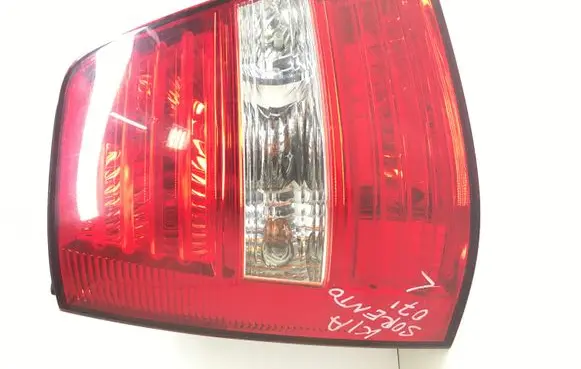 KIA Sorento Rear/tail lights 9243E5