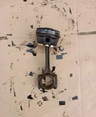 Honda Civic Piston with connecting rod