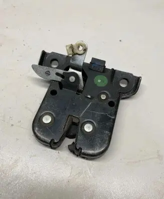Audi A6 S6 C5 4B Tailgate/trunk/boot lock/catch/latch 4B9827505