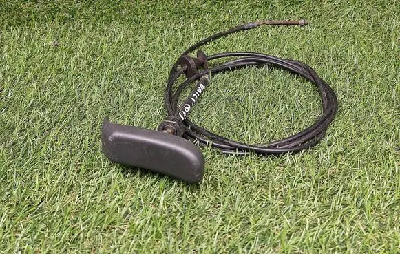 Iveco Daily 3rd gen Engine bonnet (hood) release handle B780 IC289
