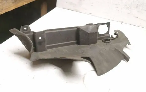 Audi A4 S4 B5 8D Other engine bay part 8D0121283E